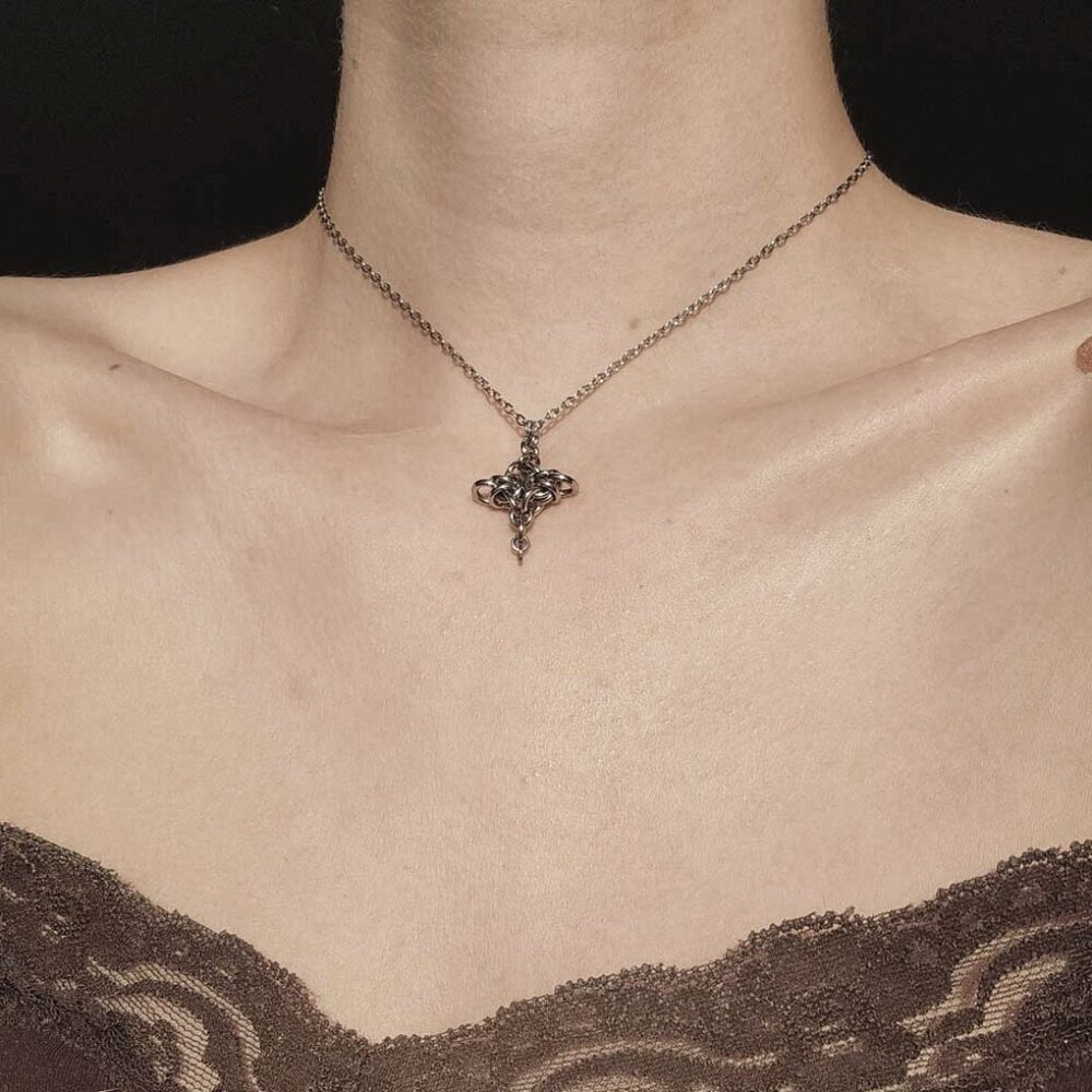 Gothic silver star necklace with a small silver chain - Picture 5 of 14